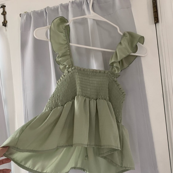 Ruffle Tank top - Picture 2 of 4